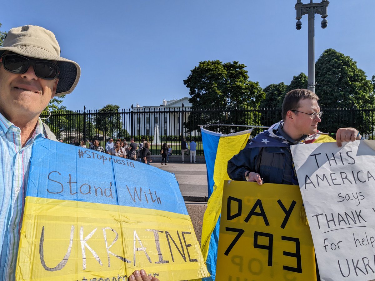 We are here at the White House until 6 pm today. Come join us, and don't forget to call your Representative and and Senators and thank them if they voted for Military assistance for Ukraine.
#call4ukraine