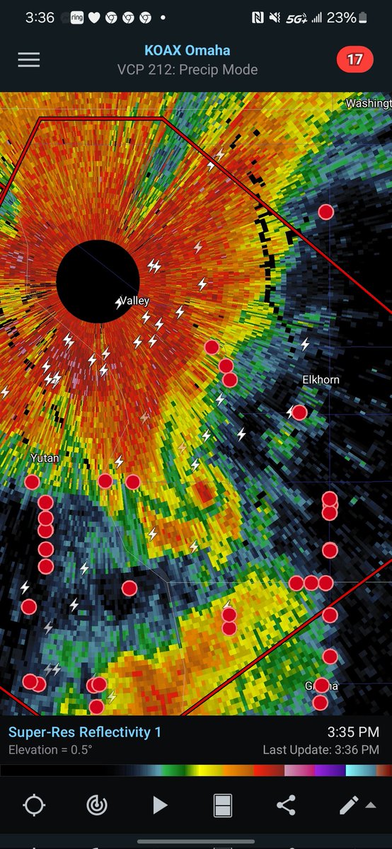 Elkhorn, NE needs to be in their #tornado shelters immediately. You don't see prime tornadic radar representation like that often... #NEwx