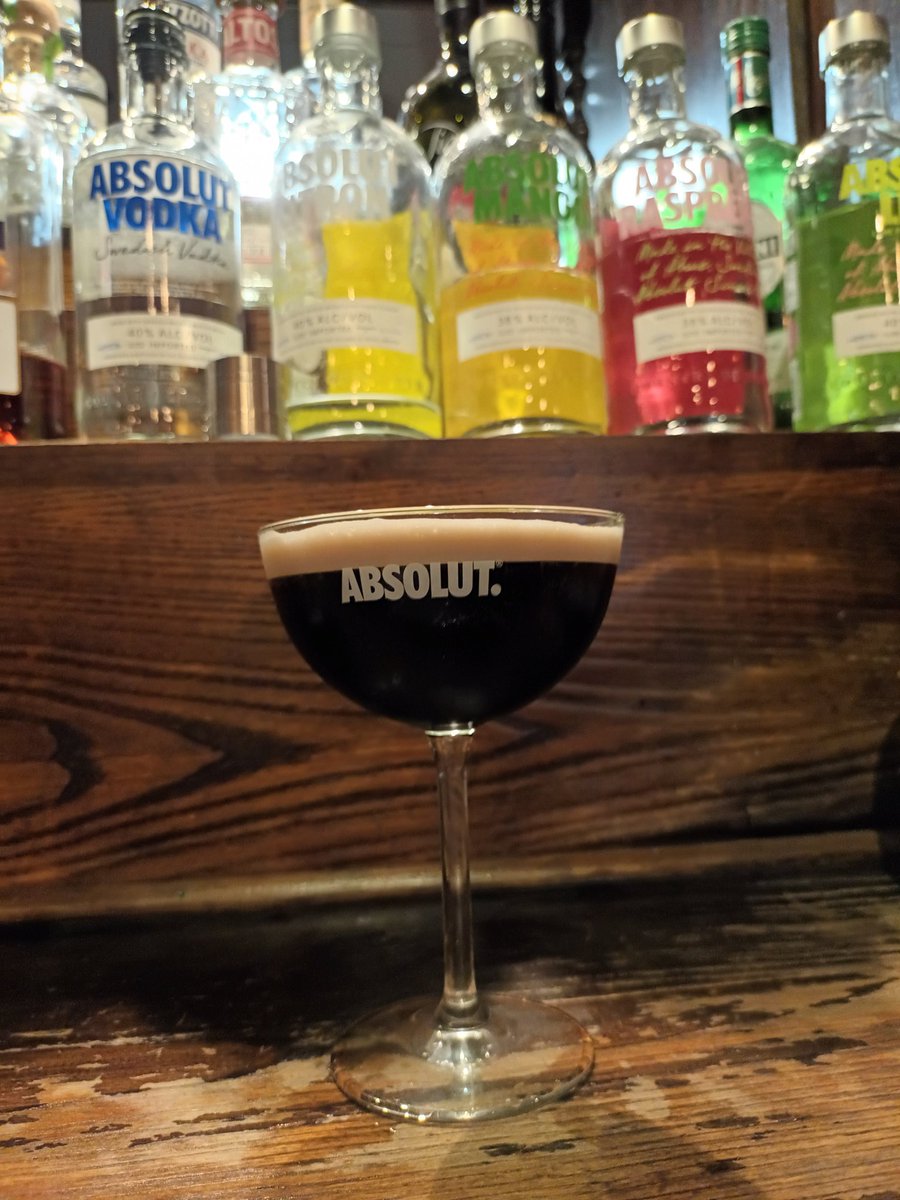 Kicking off the weekend in style with an Absolut Espresso Martini. It's Friday night... it's cocktail time

@PloughBedington @YoungsPubs 

#youngscocktails #cocktailsattheplough #absolutvodka #espressomartini #fridaynight