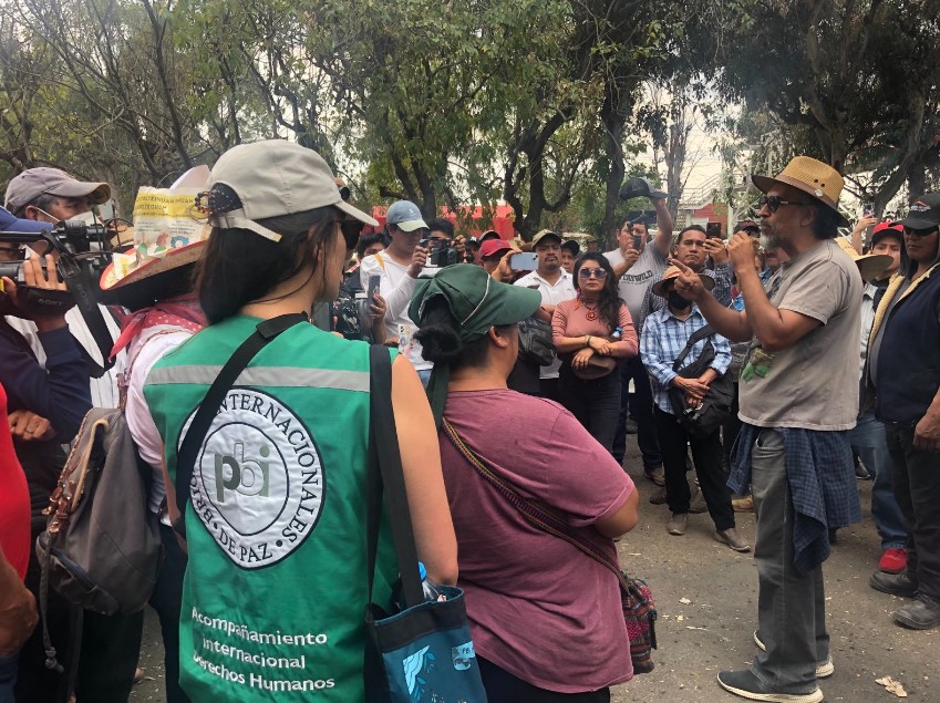 . @PBI_Mexico accompanies the Peoples’ Front in Defence of Land and Water at march that demands the closure of the San Pedro Cholula landfill that is contaminating the water supply for the communities of Calpan, Juan C. Bonilla and Cholula: pbicanada.org/2024/04/26/pbi… #PBIaccompanies