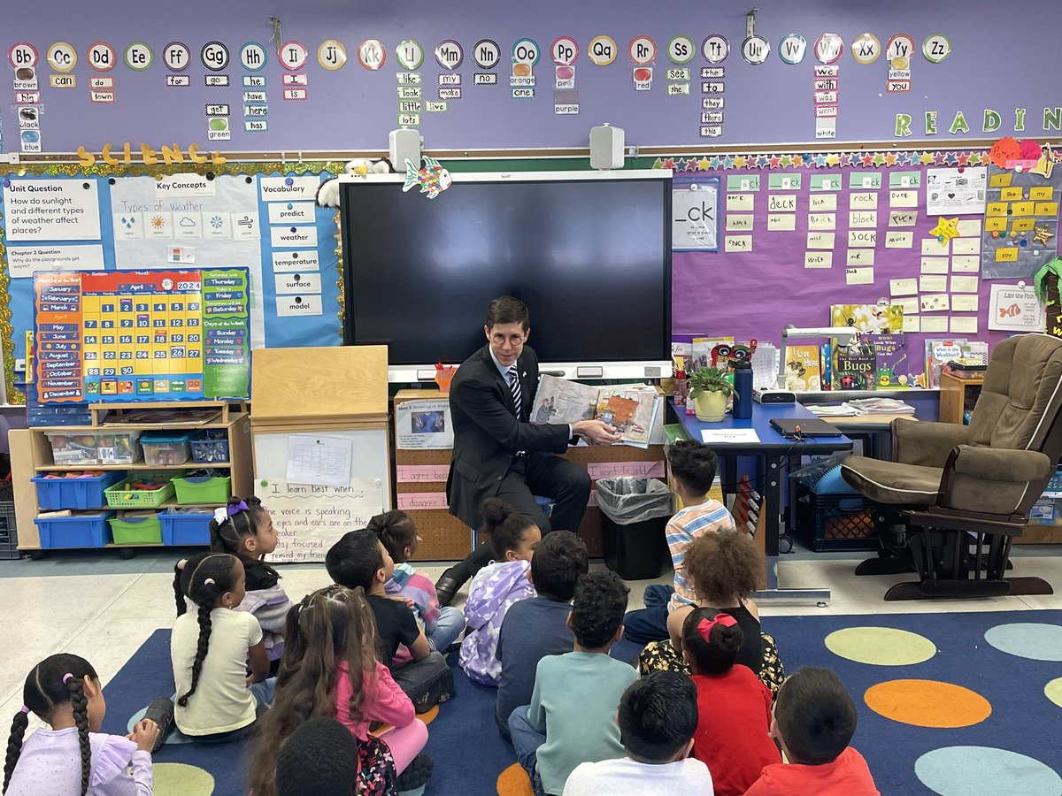 📚 Reading Week in the @CityofProv was a success! I had a blast visiting our schools and sharing the magic of storytelling with our amazing students.