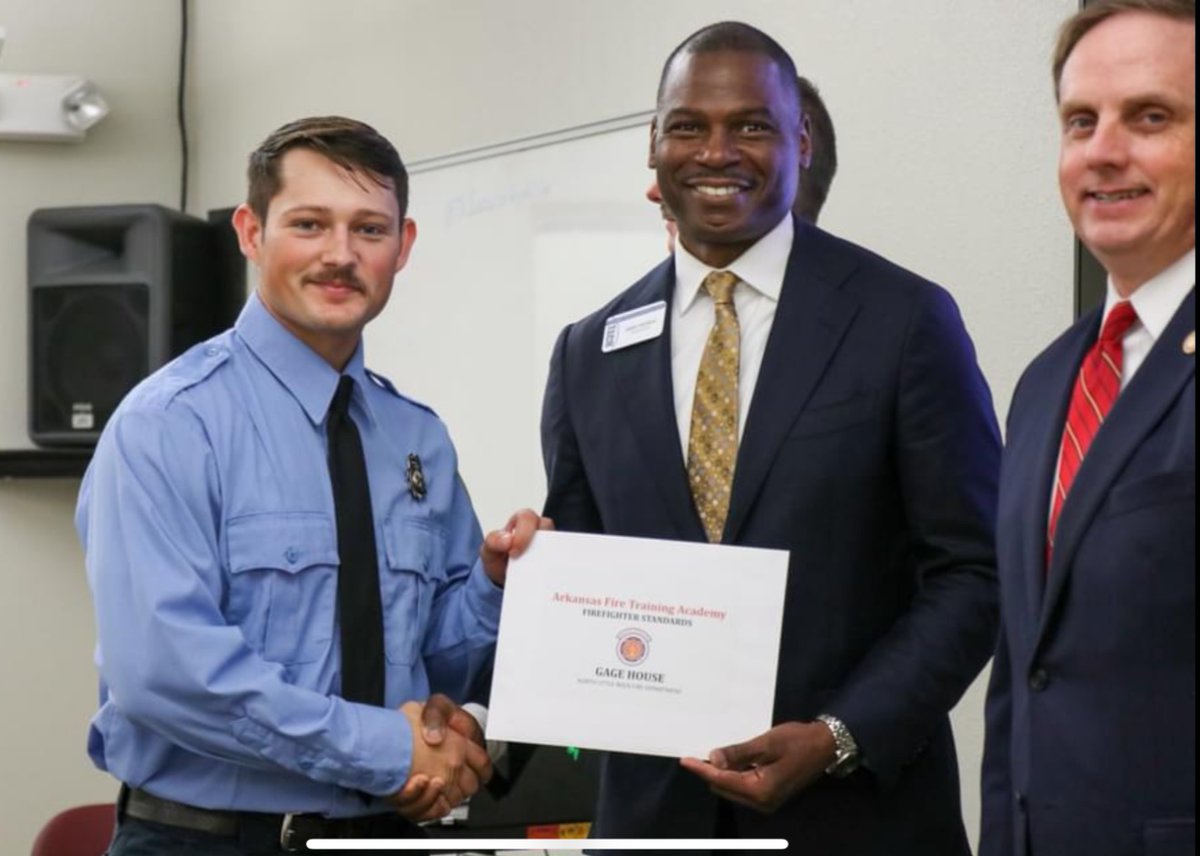 NLRFire's tweet image. Two of our own graduated from the Arkansas Fire Academy today.
Congratulations to Firefighters Bradley Gordon and Gage House.
Well done and welcome home gentlemen!