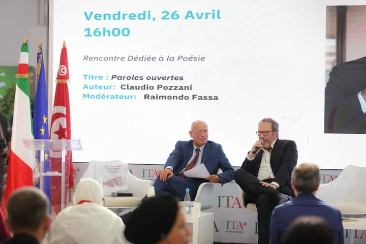 Le “parole spalancate” di Claudio Pozzani hanno incantato il pubblico di Tunisi. Dai molteplici interessi e talenti, l’autore si è raccontato e ha raccontato i mondi di cui fa parte insieme a Raimondo Fassa @ItalyinTunisia @Ex_Libris_Com @ItalyMFA