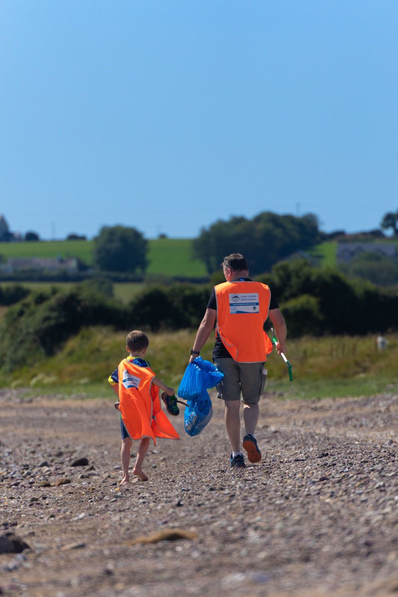 Come join us for our next 1 hour Beach clean Sunday next at 11am at Ring Strand!! Bags and pickers provided - brings your own kids and friends (and the sun please!) 😉☀️ We hope you can make it for the hour, and as always, we really appreciate the help! 😊