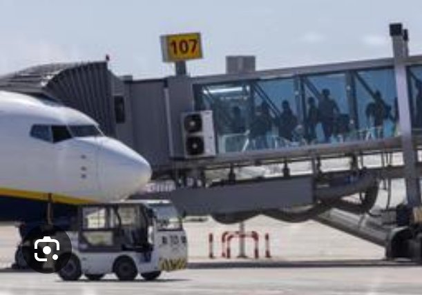 @AzulHandling comienza a incumplir reiteradamente los  procedimientos de Seguridad Operacional  de @Ryanair @RyanairPress por una planificación  deficiente de los horarios. No válidos para @AeropuertoBCN
#fivepillars #OneVision #BasuradeHorarios.