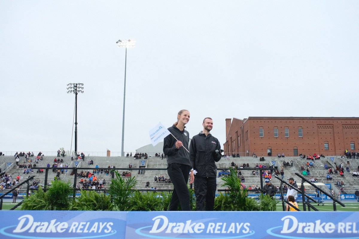 𝘞𝘪𝘯𝘯𝘪𝘯𝘨 𝘙𝘶𝘯𝘴 𝘪𝘯 𝘵𝘩𝘦 𝘍𝘢𝘮𝘪𝘭𝘺 The Schweizer family keeps racking up running championships at the Drake Relays. Kelsey Schweizer of @MizzouTFXC is the latest member of her family to claim a Relays flag, winning the women’s 800m in 2:06.23. #BlueOvalAttitude