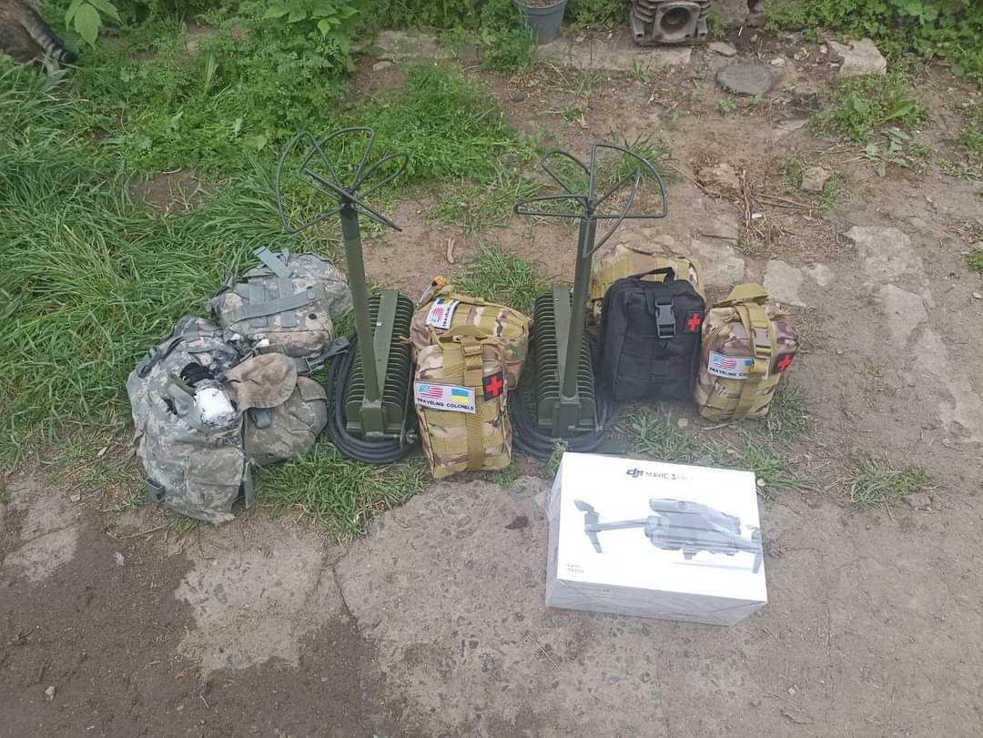 We would like to express our huge thanks to @Dmitro7607 and @1team1fight_org for their strong support of our military!
REB tools, Mavik, first aid kits!! All this treasure has already been delivered to 32 OABr!
Thank you for your cooperation! Together to Victory🇺🇦 
#AngelsZSU