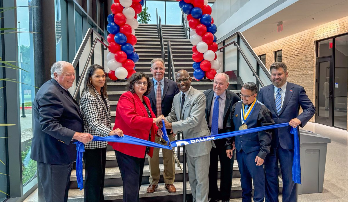 Another one! So excited to unveil our new Student Success Center and Academic Building on the Eastfield Campus. This state-of-the-art facility now serves as the new 'front door' of Eastfield and is the result of overwhelming support by Dallas County voters. #DallasCollegeProud