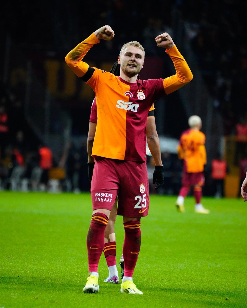 Victor Nelsson 🛡️⚔️ onurlandırma tweeti!
📝 Oyunda kaldığı son 4 maçta gol yemedik
📝Son 27 ikili mücadelenin 22 sini kazandı (%82 rekor)
📝 Ligin en az çalım yiyen oyuncusu
📝Ligin en çok hava topu kazanan oyuncusu 
🏆 #Galatasaray #Hedef24 #Viking