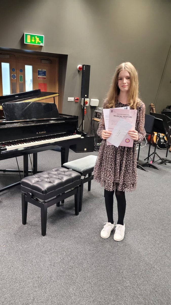 Congratulations to my pupils Julia @smc4media for winning in piano duet class, Ryan @kelvinhall_hull for winning (with honours!) in piano solo class and Olek for opening the piano classes this morning and taking the first place in his category #hullmusicfestival @HullMusicHub