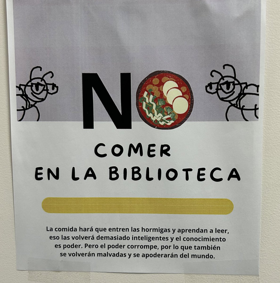 @SrLuchoPortuano Jajajaja en mi escuela hay algo parecido a esto, solo que en vez de oreos es pozole( alguien dejo literalmente una cazuela de pozole en la biblioteca) hasta letreros hay xd