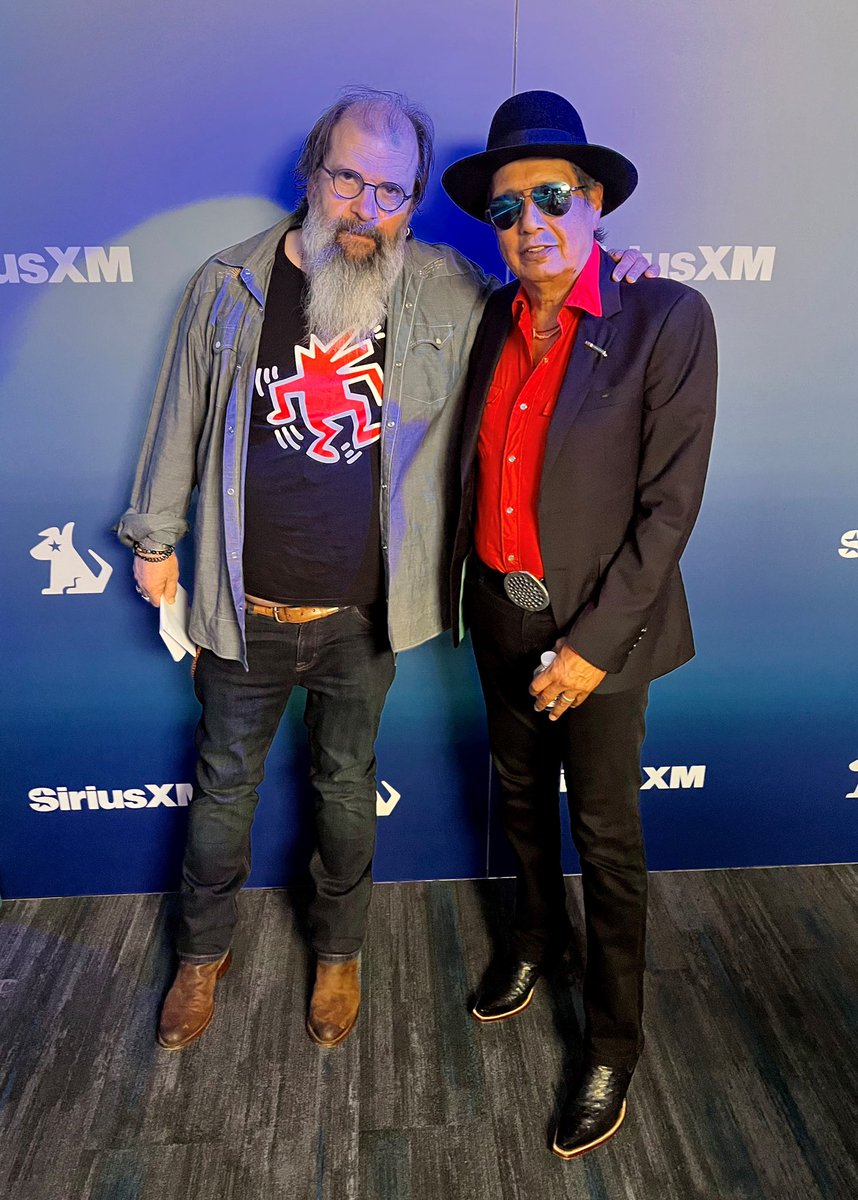 Steve visits with @aescovedo1 and spins tracks from his new album “Echo Dancing” on this week’s episode of “Hardcore Troubadour Radio” premiering Saturday 4/27 9 pm ET on SiriusXM Outlaw Country, Channel 62 and streaming ondemand on the SiriusXM app and sxm.app.link/SteveEarle