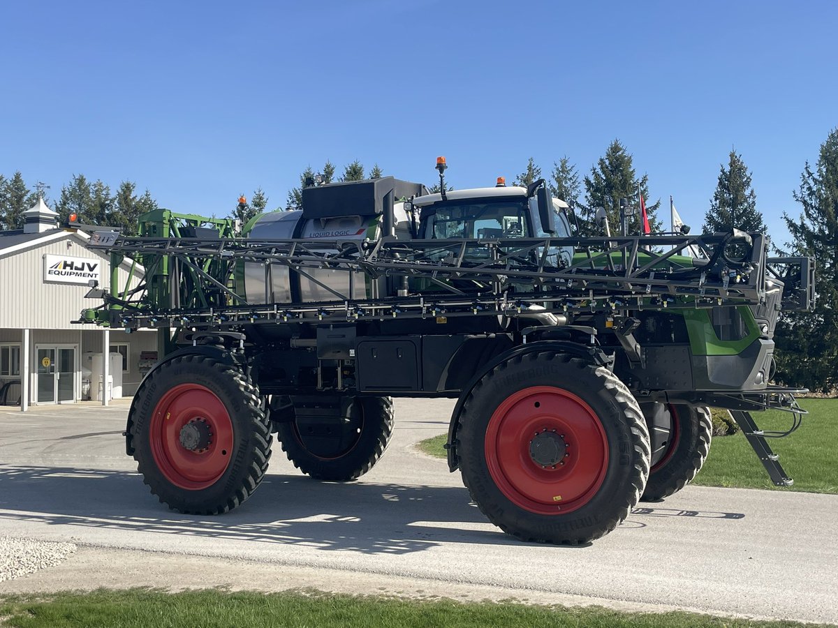 Happy 1600 Gallon Friday #fendt