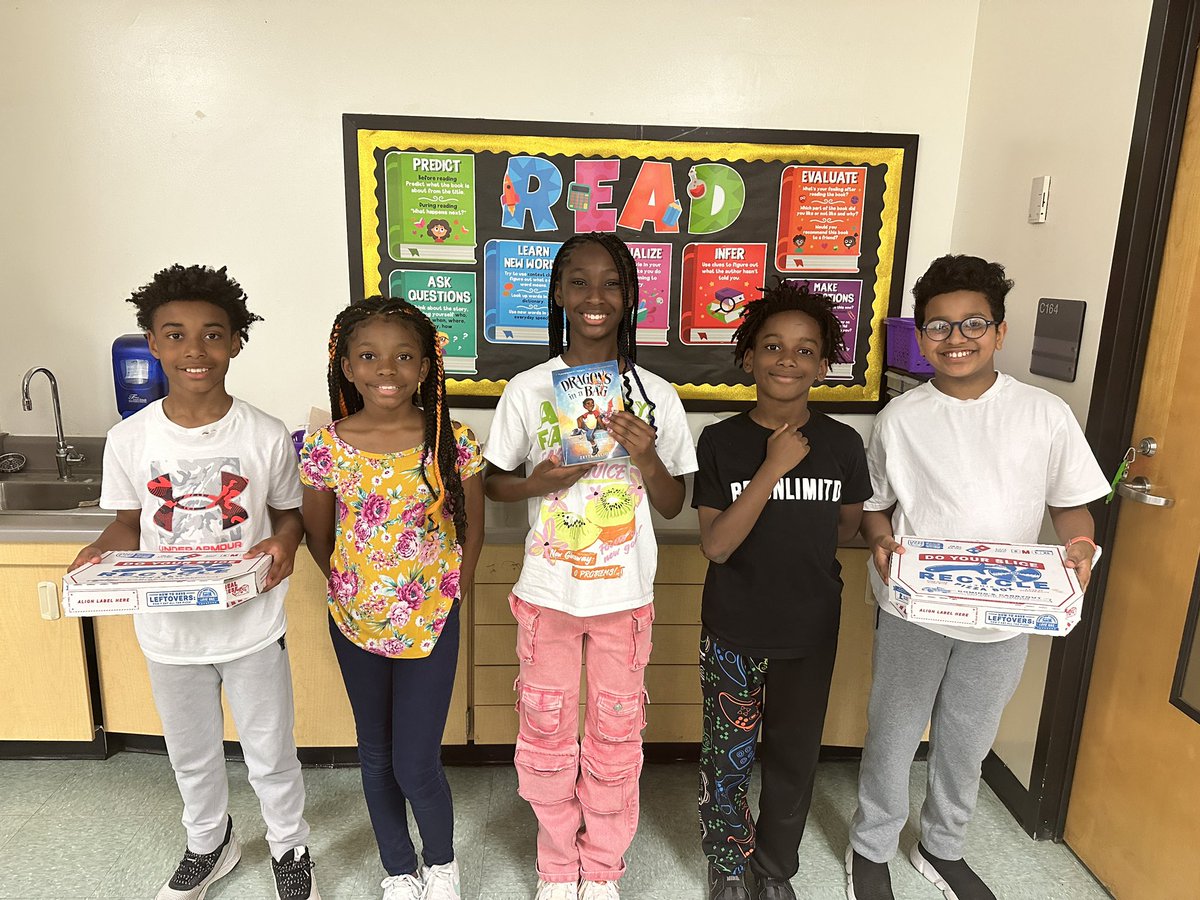 The wonderful things happening at @StonewallTell !! 4th grade was celebrated with pizza for winning the OneSchool OneBook challenge !!!! Thank you !!! My scholars were overjoyed! @NPorter17 @amybytheton @aplatimore