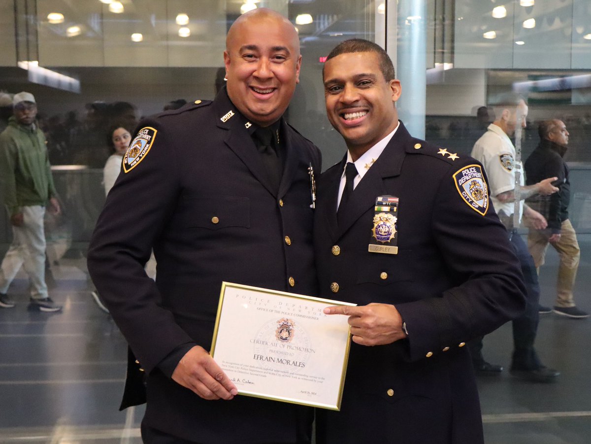 Congratulation’s to newly promoted inspector Tompkins and Detective Morales. Well deserved. @NYPD40Pct