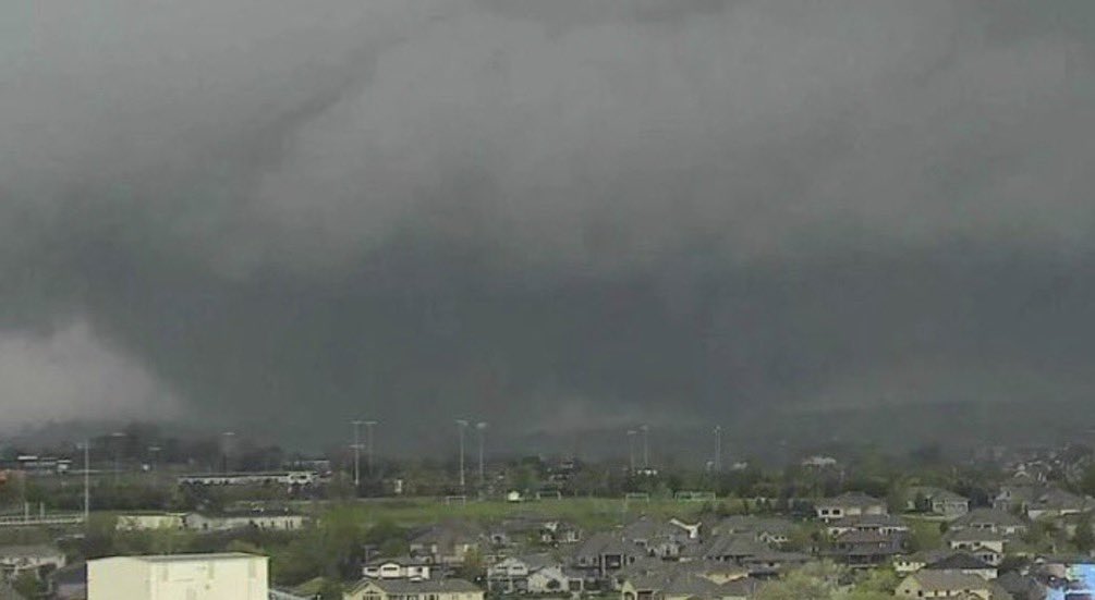 NORTH OMAHA SUBURBS #NEWX you need to be underground. RUN DO NOT WALK!