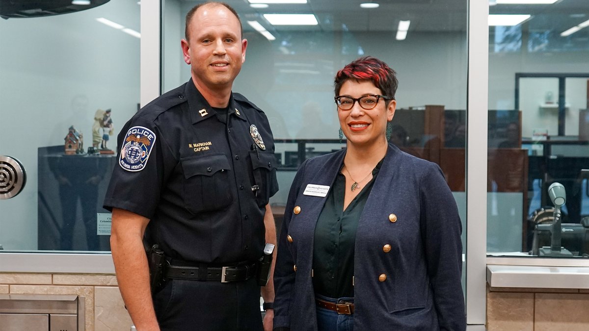 Earlier today, April 26, Matt Markham was sworn in as the @colhgtspolice Chief by Mayor Amáda Márquez Simula. Congrats, Chief Markham! #ColumbiaHeightsMN