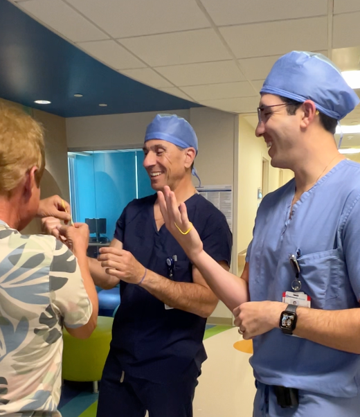 .@browardcenter brought magician Kevin Spencer to Broward Health Medical Center to entertain and teach patients simple magic tricks. Thank you for bringing the magic to Broward Health Medical Center!