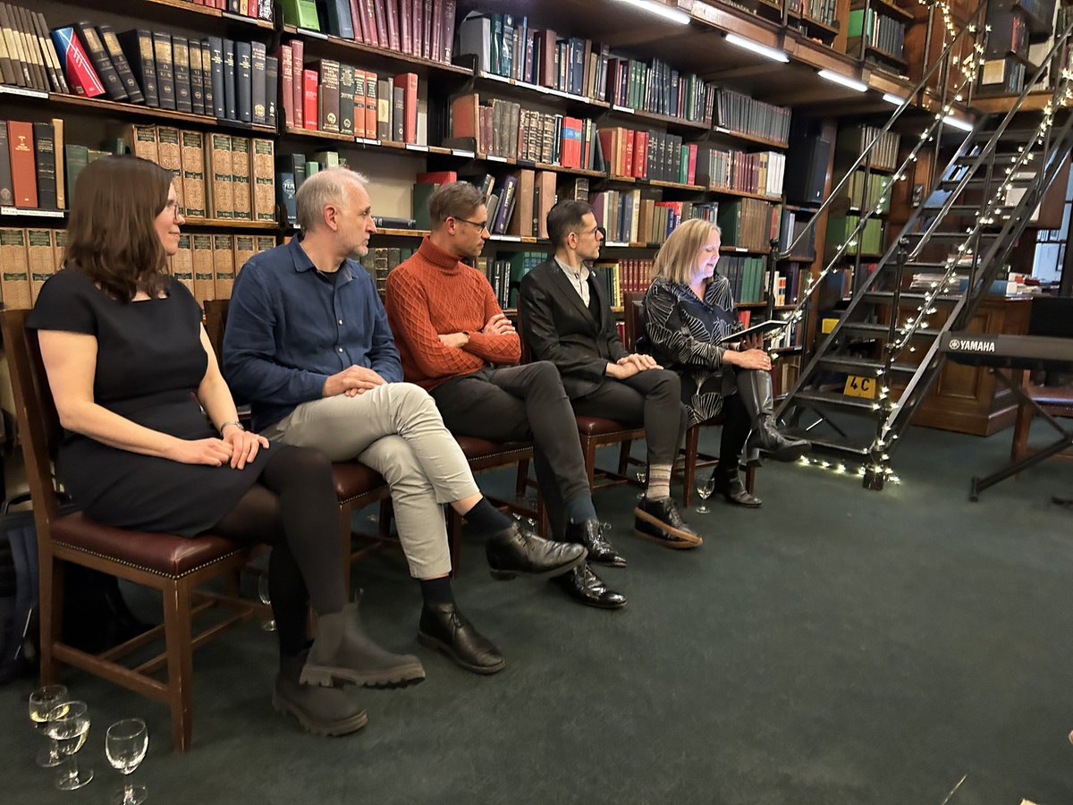What a wonderful panel tonight @TheLondonLib to discuss opera. @amwilson_opera lovely to see you in person and hear you talk about Puccini. @MatthewKWaldren the oldest young artist for @operahollandpk . Wonderful as always. @francescocillu1 what a knowledge of verissimo opera 1/
