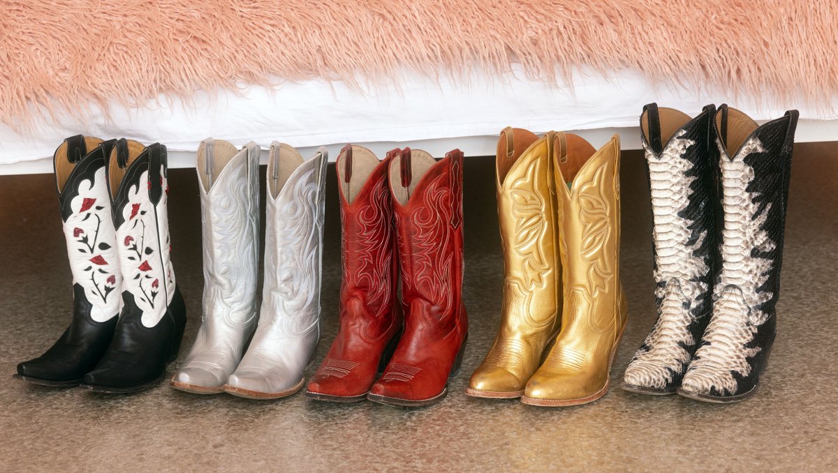 Our festival boot lineup 👢🤠⁠

🔥 Rosey, Strobe, Red Hot, Sunset Ride, & Stunner

#Idyllwind #MirandaLambert #BootBarn #WesternFashion #WesternWear #Country #CowgirlBoots