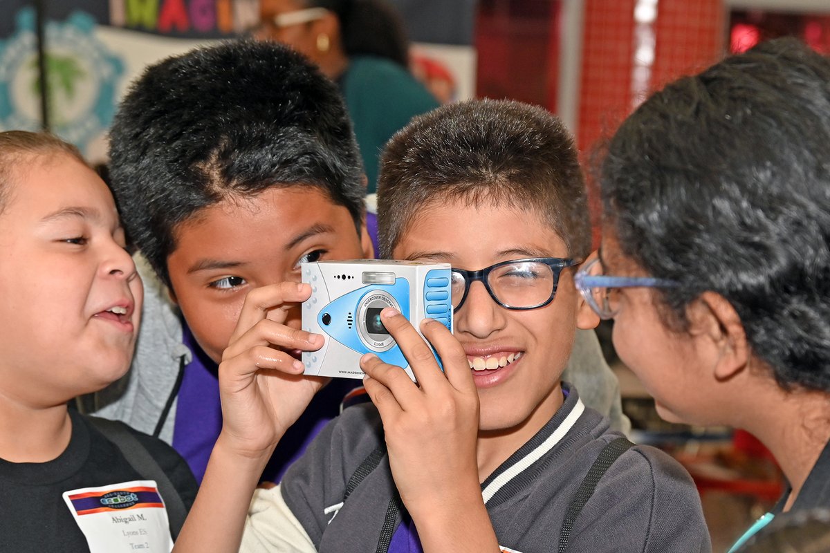 Harris County learners combined problem-solving, critical thinking and application of solutions for real-world problems at the 2024 All-Earth Ecobot Challenge. Teams used robots to navigate a STEM-based challenge. blog.hcde-texas.org/2024/04/26/hou… @HCDE_CASE #SeeTheImpact 🎉