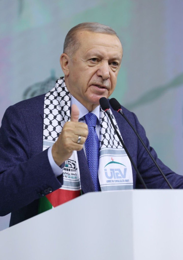 Netanyahu, Gazze kasabıdır… Netanyahu, Terör örgütünün baş canisidir… Netanyahu, çocuk ve bebek katilidir… @RTErdogan