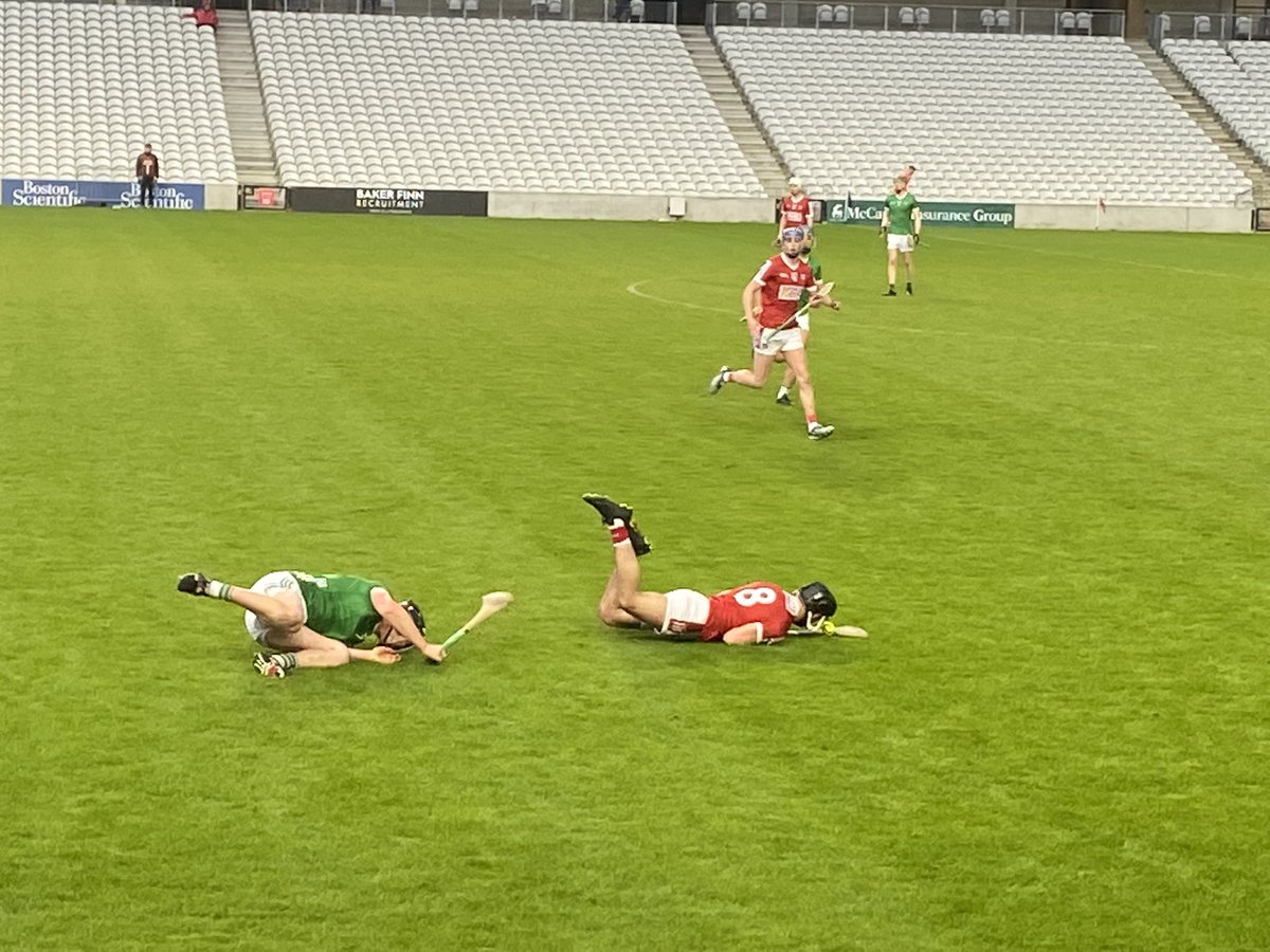 Huge congratulations lads @OfficialCorkGAA #MU20 Hurling Team with this great WIN in tonight’s @MunsterGAA U20 Hurling Championship at @PaircUiCha0imh 👏👊💪🔥🔴⚪️🎉#CorkGAA #RebelsAbú #GAA #SportsDirectIreland #UpTheVillage