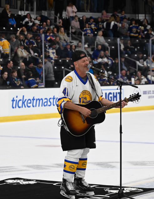 Always a good day when I get to combine my love of hockey with my love of music for a great cause. Thanks to Kelly Chase and the @StLouisBlues for having me out to the Puck Cancer event earlier this month. #fbf