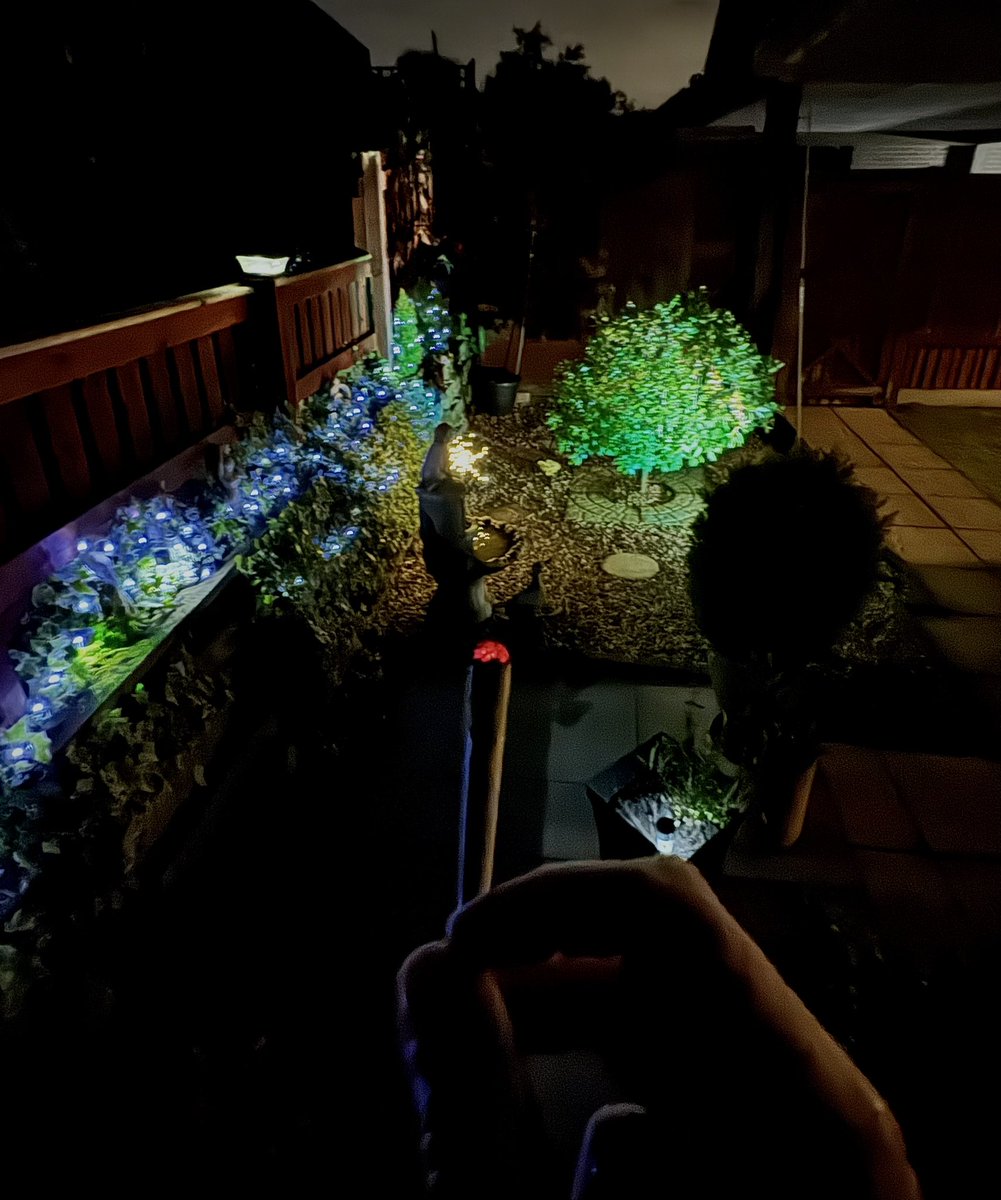 tattooslapdash's tweet image. This is just bliss.. Bit chilly, BUT I’m outdoors chilled and just pretty content tbf.. 
#chilled #stoner #boner #CannabisCommunity 🍃💨🤩