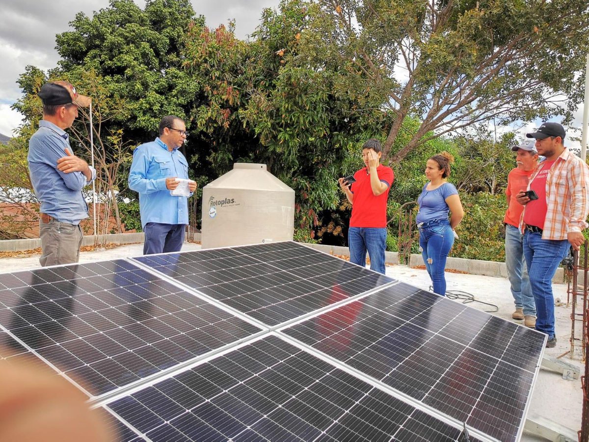 🌎#𝗔𝗰𝗰𝗶ó𝗻𝗖𝗹𝗶𝗺á𝘁𝗶𝗰𝗮 #𝗦𝗼𝗺𝗼𝘀𝗖𝗼𝗼𝗽𝗲𝗿𝗮𝗰𝗶ó𝗻🌲 🤝Fortalecimiento de capacidades en el uso de 🔋energías renovables y la eficiencia energética en 📍Comunidades Rurales de Bolivia, Colombia, Costa Rica y Guatemala. 🤝@IICAnoticias @CooperacionESP @Coop_Esp_CR
