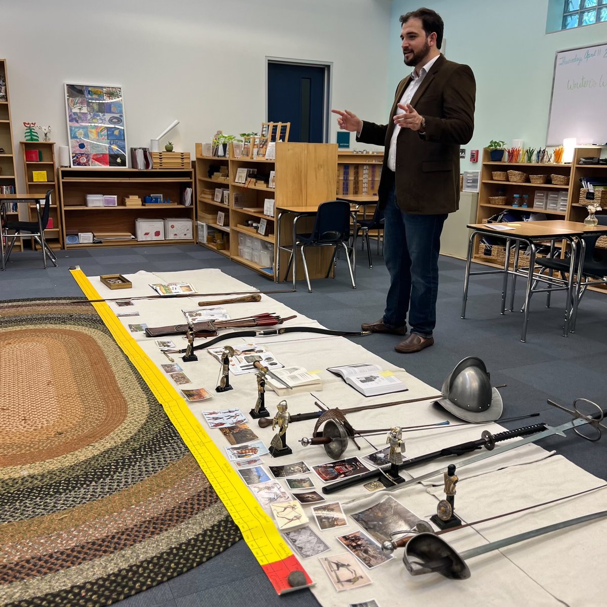MontessoriHTX's tweet image. The #LowerElementary class had the pleasure of hosting a special #guest! Ms. Haley&apos;s husband, Mr. Jesse, brought his wealth of historical #knowledge to our classroom &amp;amp; shared an unforgettable lesson on &quot;Fundamental Needs: #sDefense.&quot; 🪓🏹 

Thank you, Mr. Jesse! 🛡️ 

#Montessori