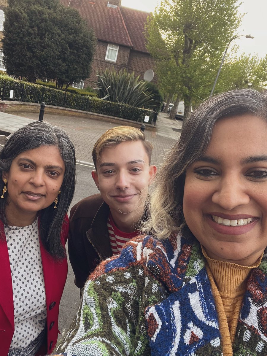 Great to be out with @RupaHuq and @NiltonRofficial for @SadiqKhan and @JSmallEdwards. Told Sadiq how much Westminster needed some of the 40,000 homes he has pledged to build 🏡 and how much Westminster council has already benefitted with the Right to Buy Back and CHAP funding.