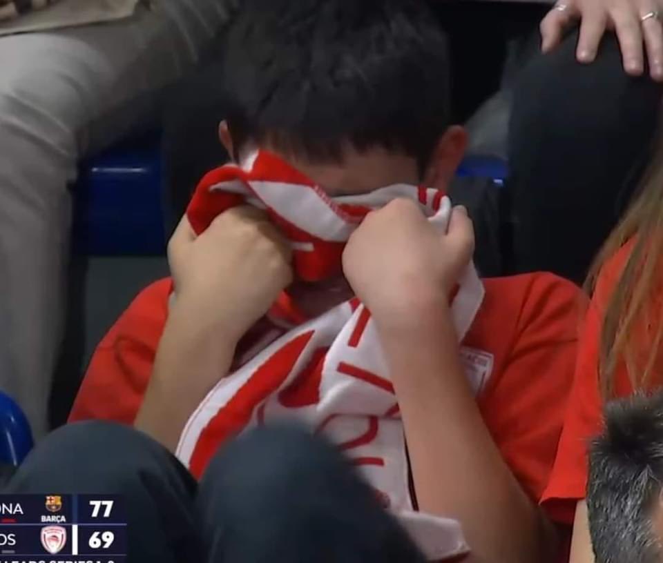 RedDuckling's tweet image. Πιτσιρίκο, στο ΣΕΦ θα αφήσουμε τα λαρύγγια μας για να γίνουν δάκρυα χαράς ❤️ #olympiacosBC