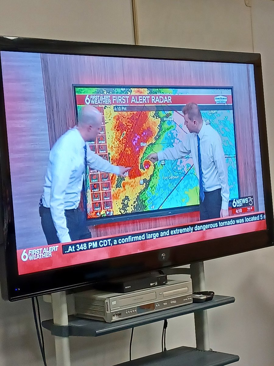 Stuck in a library during a tornado warning, and the librarians got everyone in the shelter, gave the kiddos coloring pages, got everyone snacks and water bottles, and are keeping the news on.

Libraries are more than books.

#supportlibraries