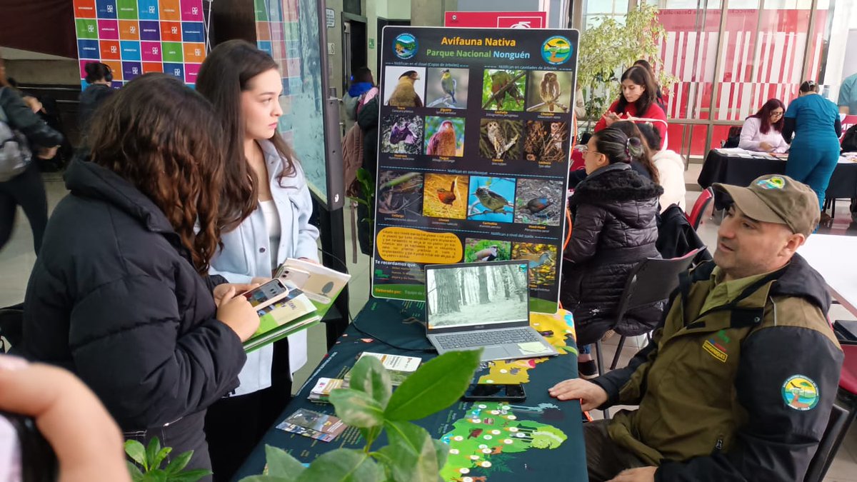 Nuestros guadaparques del Parque Nacional Nonguén 🌱 participaron del Festival de Bienestar y Naturaleza de la Universidad Andrés Bello. Se entregaron recomendaciones para cuidar la biodiversidad de la unidad 🌿