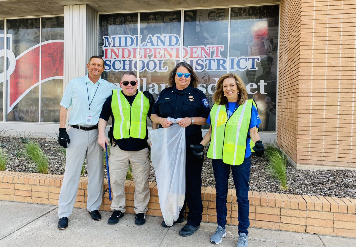 We are #MISDProud of our @Midland_ISD community for joining in the @ProPetroPUMP “Don’t Mess with the Permian” clean up event! Thank you @SamSledgeWTX and team for hosting the community-wide event! #EngageAndAct

@DrSDHoward