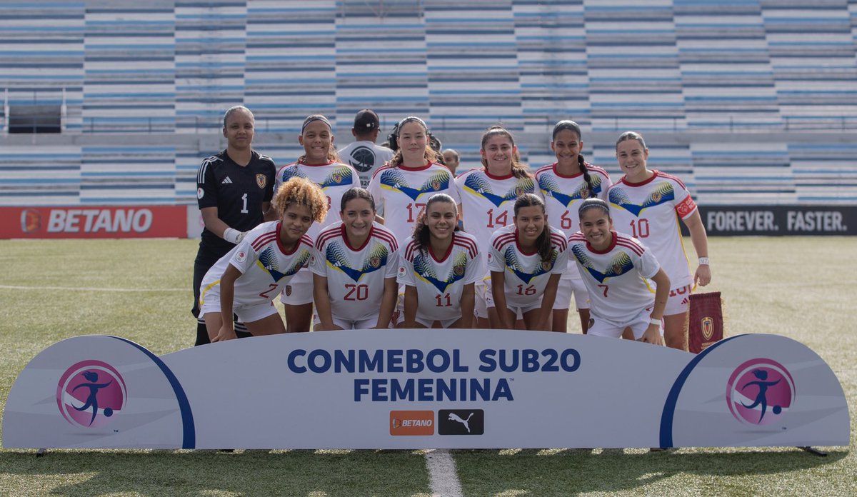 𝐍𝐮𝐞𝐬𝐭𝐫𝐨 𝐗𝐈 𝐝𝐞 𝐡𝐨𝐲 🇻🇪 #SiempreVinotinto #VinotintoSub20Femenina