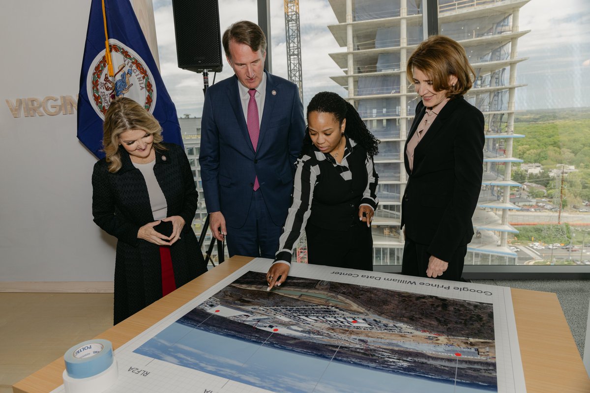 We’re launching the Google.org AI Opportunity Fund to equip 1M Americans with AI skills. Today we kicked off with <a href="/IVMFSyracuseU/">IVMF at Syracuse University</a> and we’ll work with @GoodWillIntl throughout 2024 to deliver #GrowWithGoogle AI Essentials to workers and learners bit.ly/4dcD0Yv