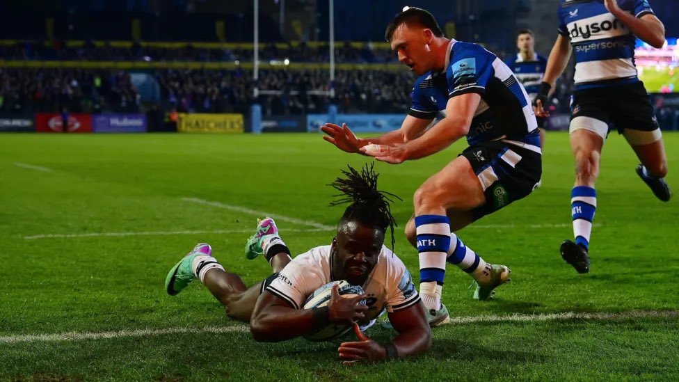 FT: Bath Rugby 12-15 Saracens Owen Farrell kicks a late penalty as Saracens beat Bath to move above them in the Premiership table. Thomas du Toit and Cameron Redpath scored second half tries for Bath. 👉 bbc.co.uk/sport/rugby-un…