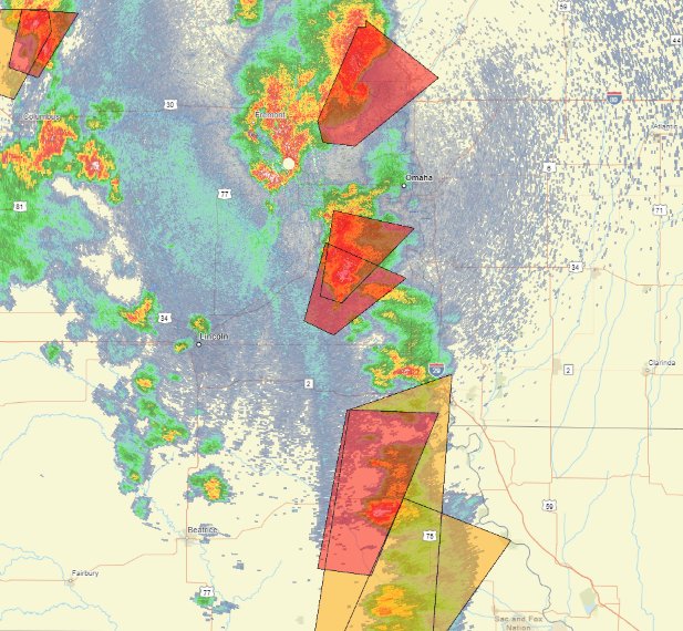 #Iowa...take note.   Many of these tornadoes will be moving over the river and into your state very soon.   Stay weather aware...PLEASE

These on the right hand side at literally at the Missouri River...  

#IA #iawx