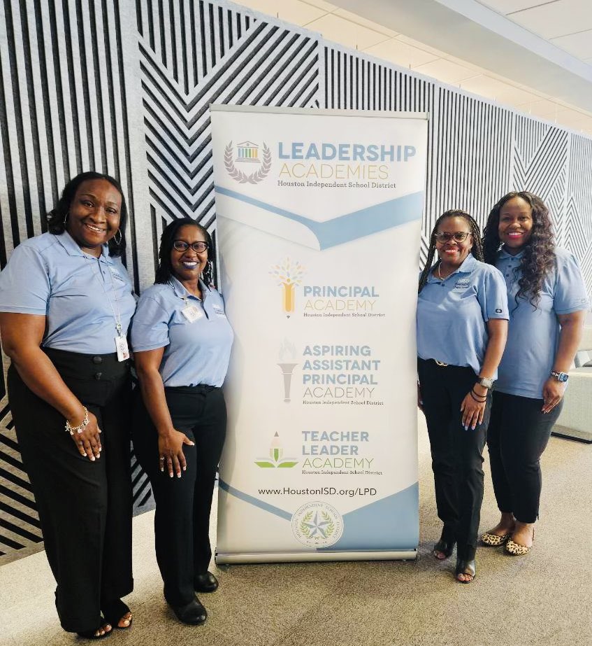 HISD_ACC's tweet photo. The Counseling Dept. presents on 'Effectively Using Counseling Services to Impact Campus Change" to the Principal Apprentices! #empoweringstudents #promotingsuccess https://t.co/ac1y5rTG9N