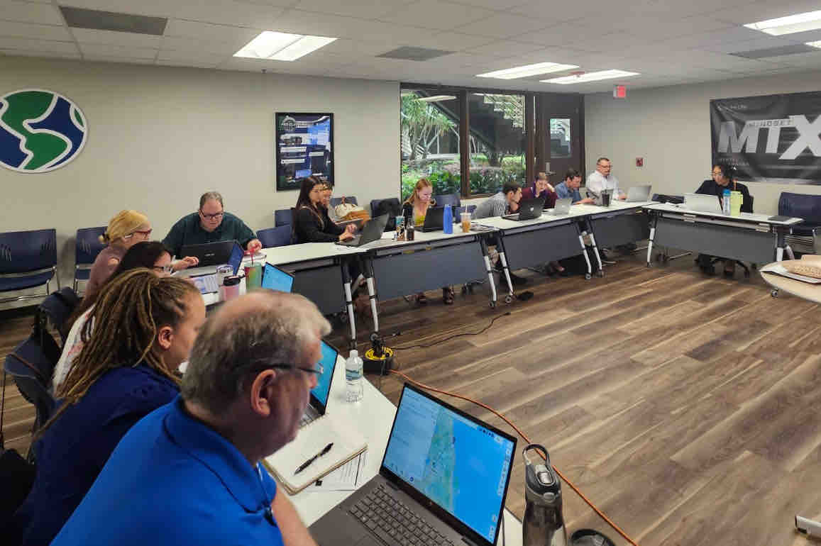 RichAgencies's tweet image. Behind the scenes at Rich Agencies: We’re hard at work gearing up for the weekend, ready to protect and serve countless families. 🛡️💼 #Insurance #Protection #WeekendPrep #TheRichAgencies