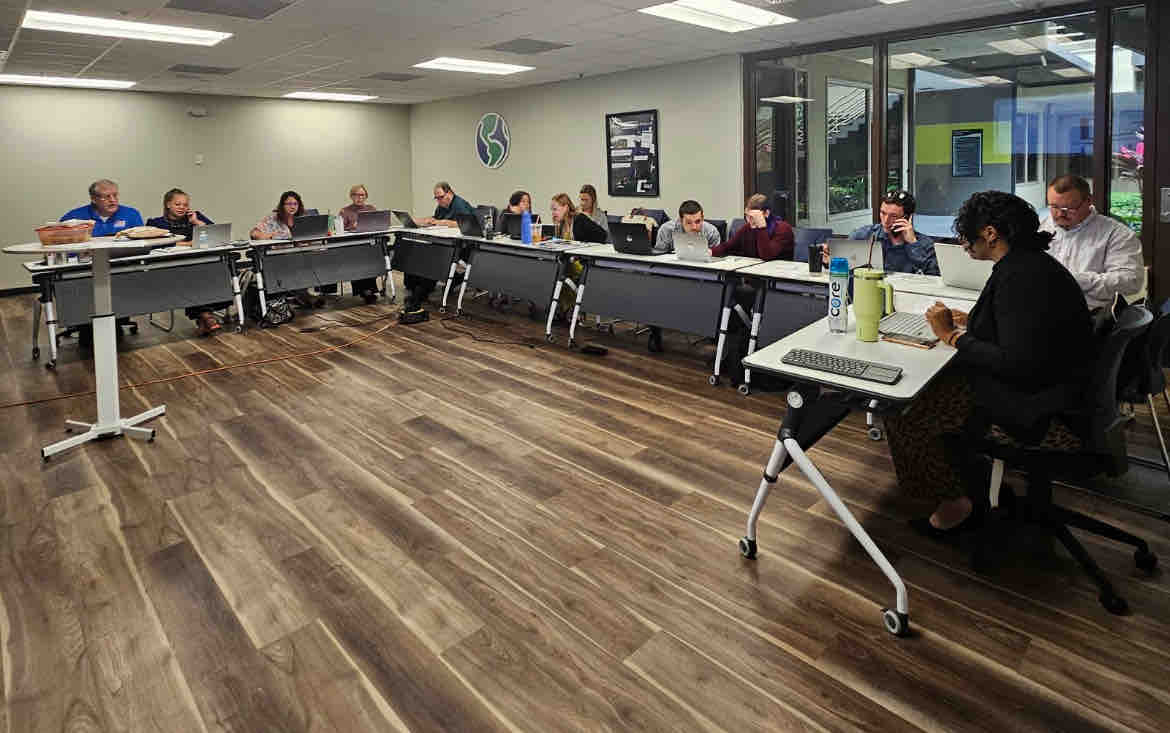 RichAgencies's tweet image. Behind the scenes at Rich Agencies: We’re hard at work gearing up for the weekend, ready to protect and serve countless families. 🛡️💼 #Insurance #Protection #WeekendPrep #TheRichAgencies