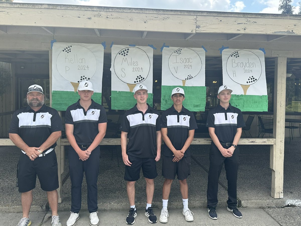 Way to go senior golf boys for an incredible 12-0 undefeated season! Best of luck in all your futures! ⚡️⛳️🎓