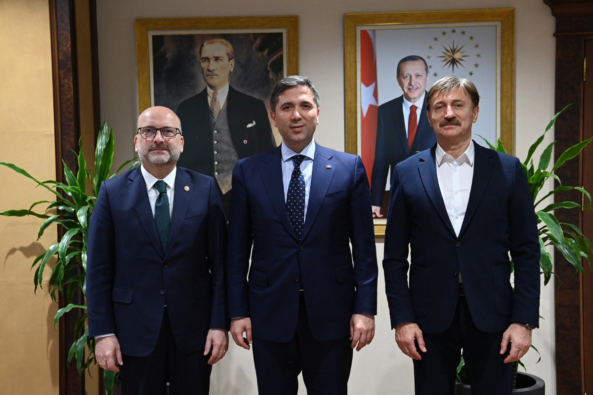 AK Parti Genel Başkan Yardımcımız Sn. Zafer Sırakaya’yı ve İstanbul Milletvekilimiz Sn. Oğuz Üçüncü’yü belediyemizde ağırladık. Sn. Başkanımıza ve vekilimize nazik ziyaretleri ve hayırlı olsun dilekleri için teşekkür ediyor, çalışmalarında kolaylıklar diliyorum.
