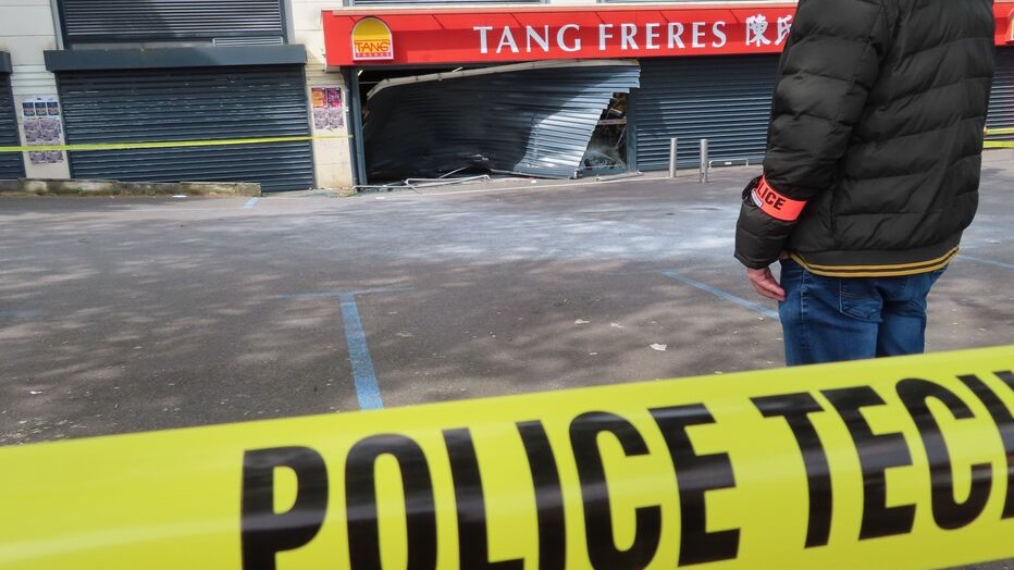 🔴 FLASH - #Lognes : Une attaque à la voiture-bélier a été commise sur le magasin #TangFrères. 

👉 Les faits se sont produits dans la nuit de jeudi à vendredi. Une #enquête a été ouverte. Ce vendredi après-midi, personne n’avait été interpellé. (Lp) #SeineEtMarne