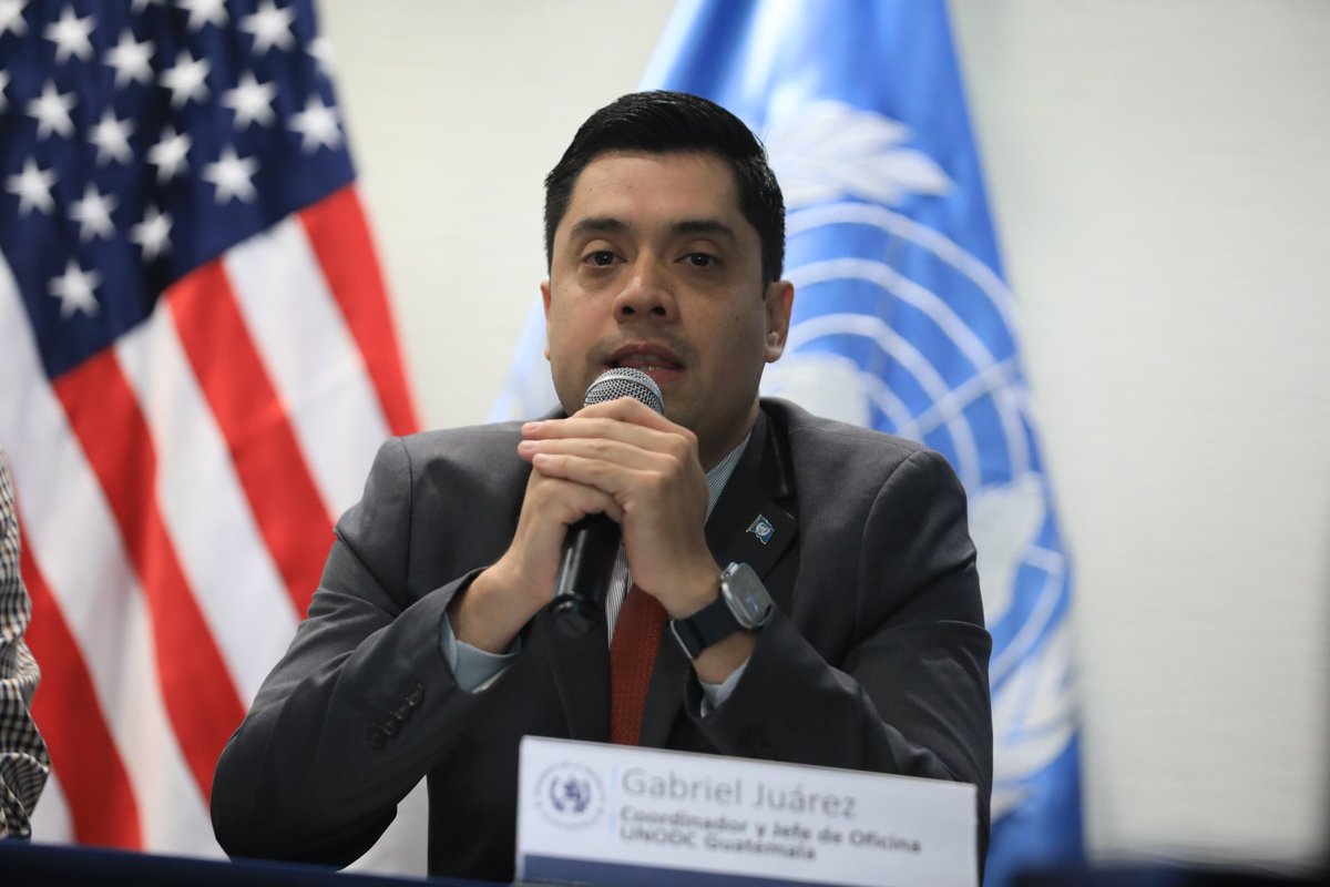 #Guatemala 🇬🇹| @UNODC y el Gobierno de Estados Unidos de América a través de @StateINL realizaron la entrega de 10 Kits de Identificación Preliminar de Precursores, 36 kits de Equipo de Protección Personal y Equipo tecnológico para combate al tráfico Ilícito de Drogas. 🇺🇸🤝🇺🇳