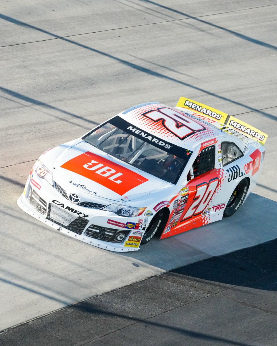 50 laps in, @Gio_Ruggiero1 leads as we head into the first race break at the @MonsterMile.