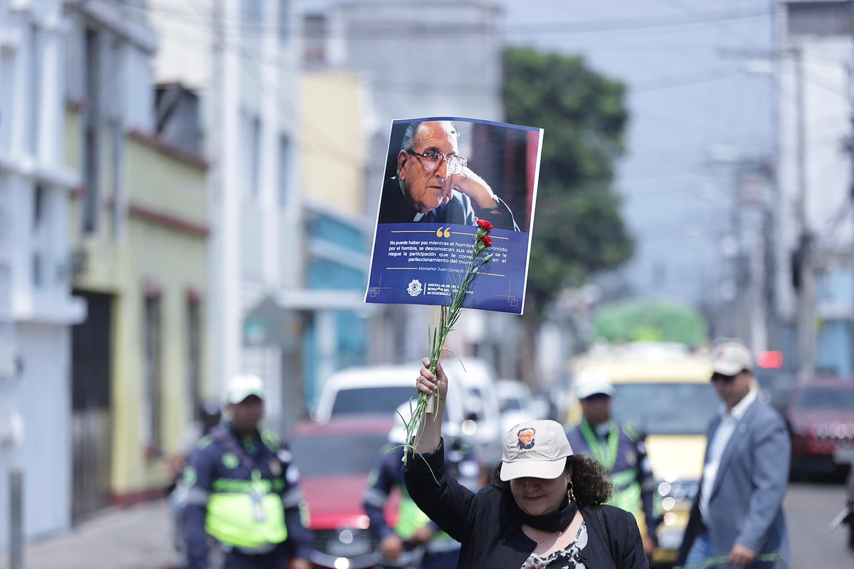 Fue un honor acompañar a las organizaciones que mantienen vivo el legado de Monseñor Juan José Gerardi, un hombre que trabajó por la paz y la verdad. Tenemos un compromiso con la memoria histórica, para que hechos como el asesinato de Gerardi no vuelvan a ocurrir jamás.