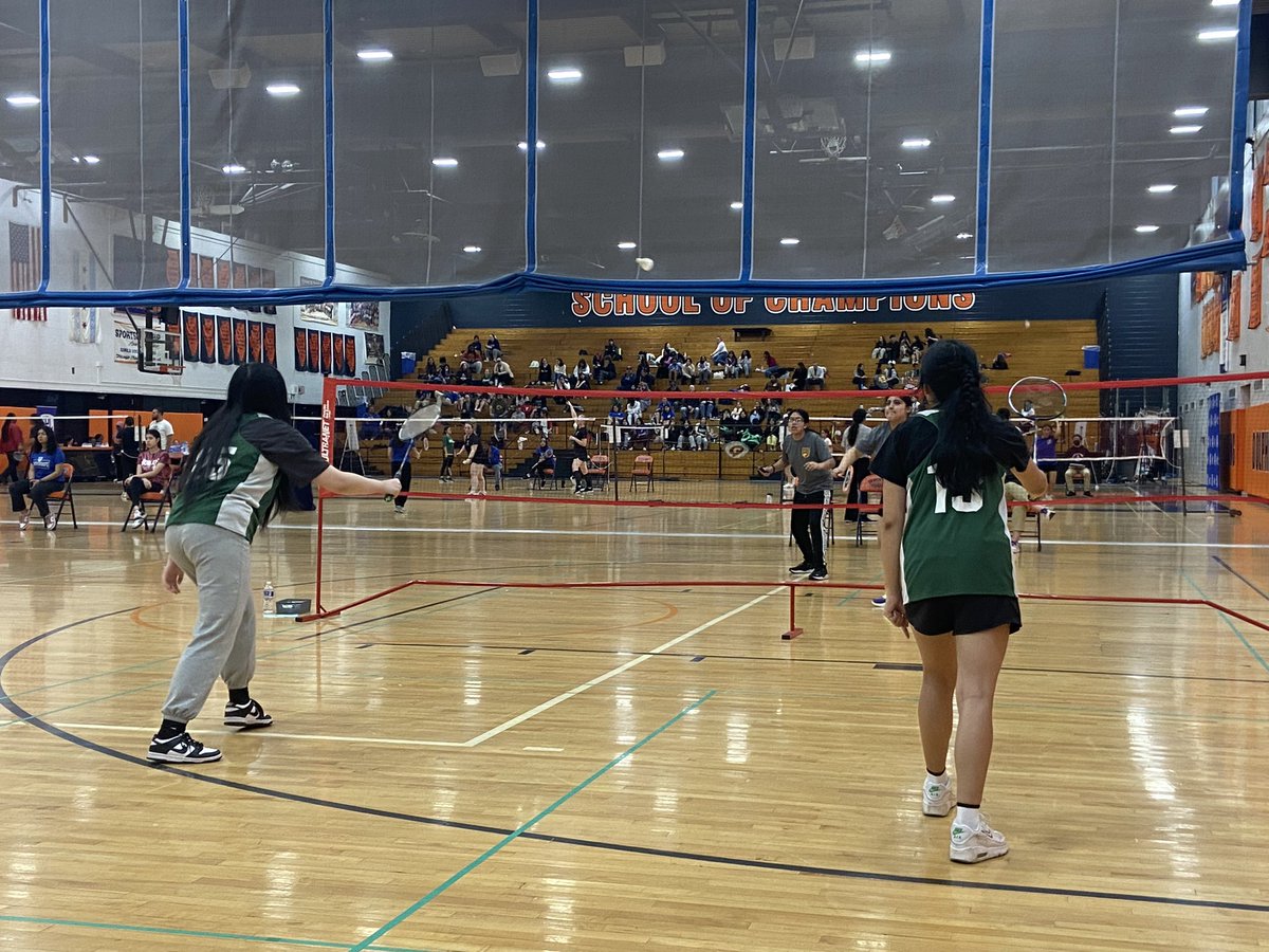 @ThomasKelly_CP girls 🏸 get in the action at the @CPLAthletics City Championships @wyhs Singles Maggie Yang has a bye and doubles Jasmin Aviles/Jasmin Li play against Kelvyn Park in the first round.💪